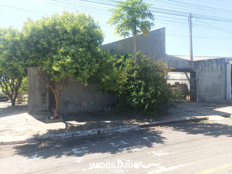 Residência para  venda em Parque 1º de Maio, Umuarama, 208,00m², com 2 quartos