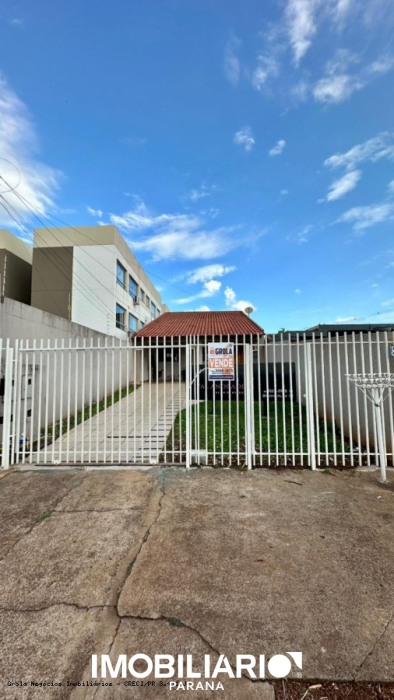 Residência para  venda em Centro, Campo Mourão, 475,00m², com 3 quartos