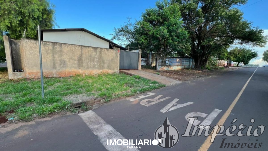 Residência para  venda em Jardim Lar Parana, Campo Mourão, 450,00m², com 2 quartos