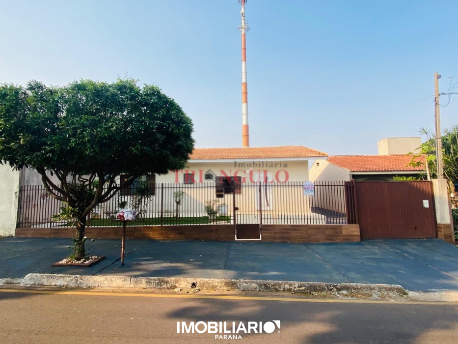 Residência para  venda em Jardim Primavera, Umuarama, 420,00m², com 5 quartos