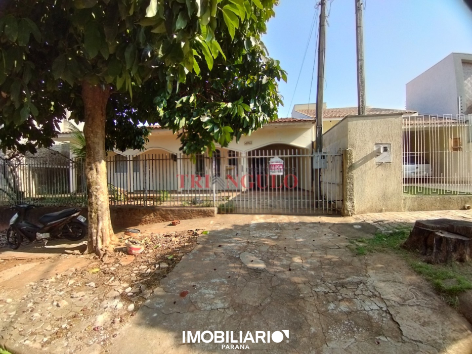 Residência para  alugar em Zona V, Umuarama, 259,00m², com 2 quartos