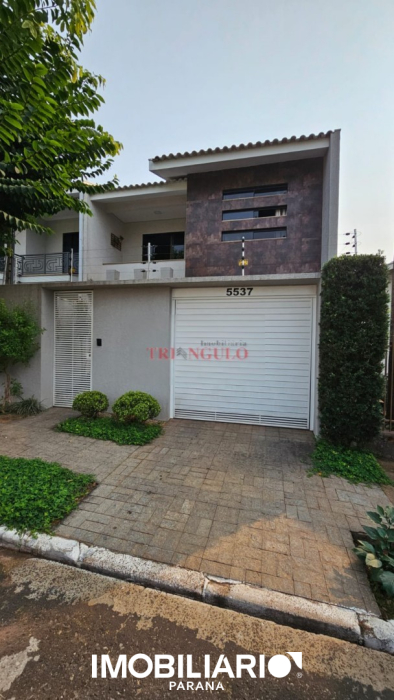 Sobrado para  venda em Zona II, Umuarama, 254,00m², com 3 quartos