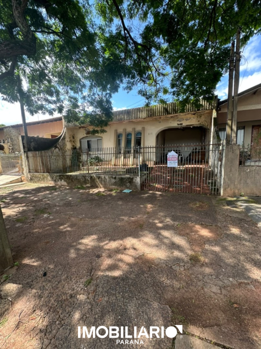 Residência para  venda em Zona VII, Umuarama, 255,00m², com 3 quartos