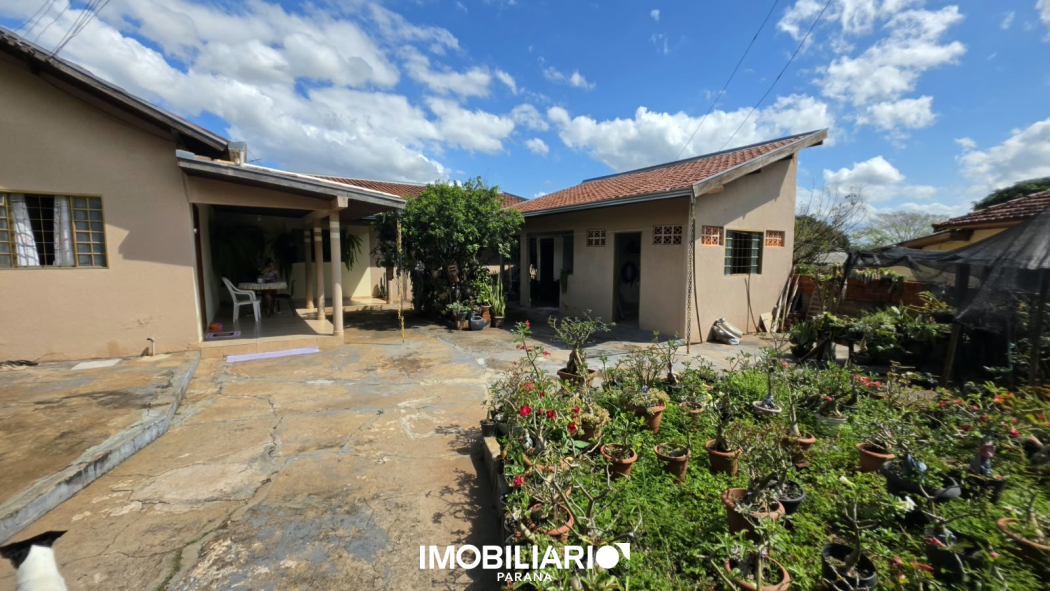 Residência para  venda em Zona VI, Umuarama, 289,00m², com 3 quartos