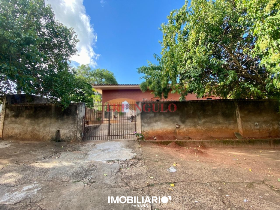 Residência para  venda em Zona IV, Umuarama, 279,00m², com 3 quartos