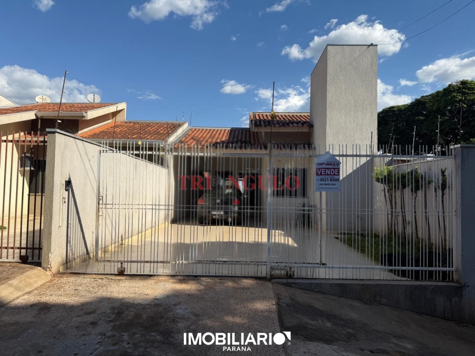 Residência para  venda em Zona IV, Umuarama, 267,00m², com 3 quartos