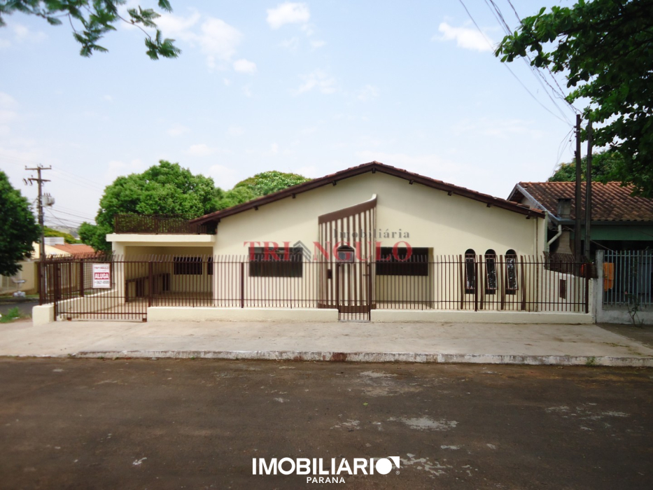 Residência para  venda em Jardim Iguaçu, Umuarama, 225,00m², com 4 quartos