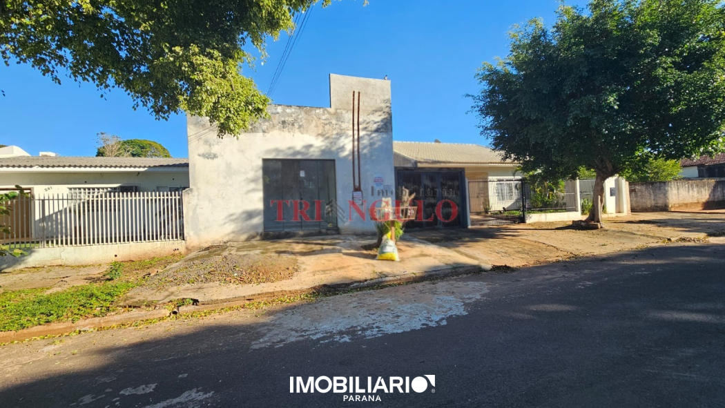 Residência para  venda em Zona Armazém, Umuarama, 450,00m², com 5 quartos