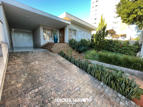 Residência para  venda em Zona II, Umuarama, 562,00m², com 4 quartos