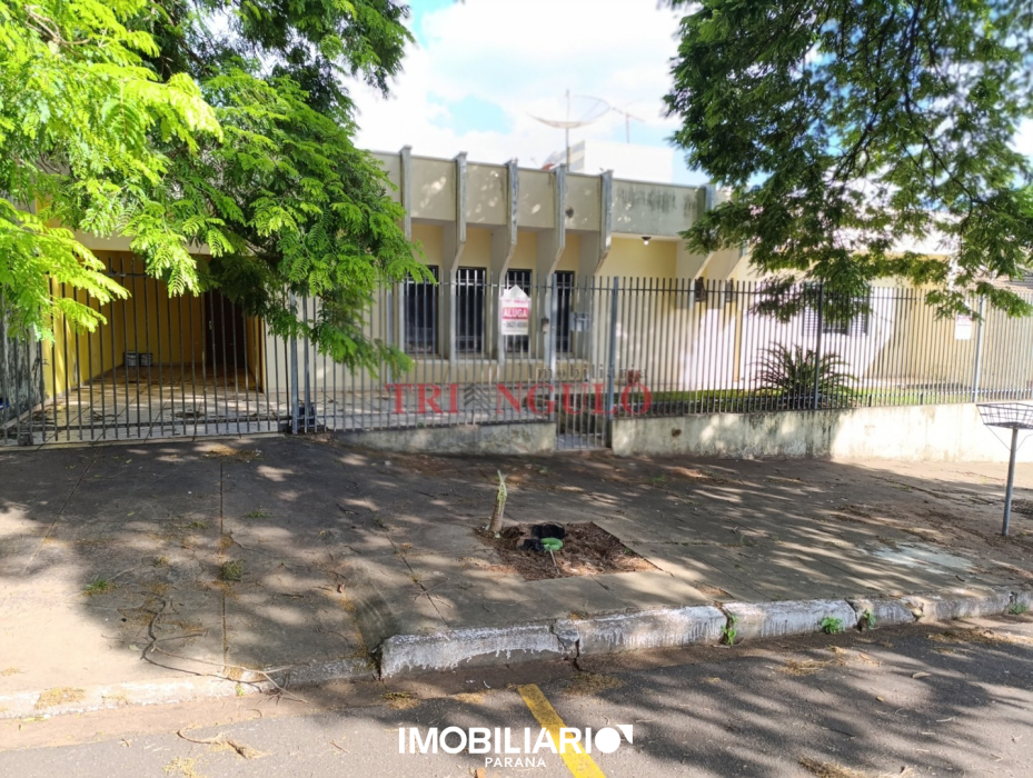 Residência para  alugar em Zona II, Umuarama, com 2 quartos