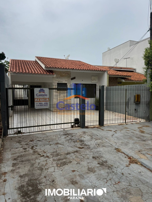 Residência para  alugar em Zona V, Umuarama, 140,00m², com 3 quartos
