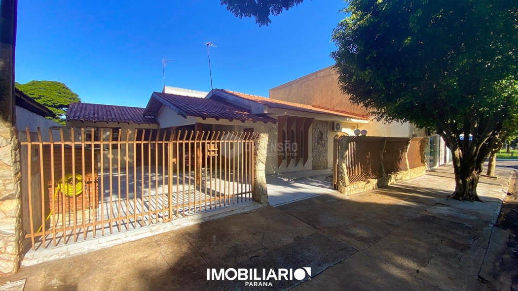 Residência para  venda em Zona VI, Umuarama, 218,00m², com 3 quartos