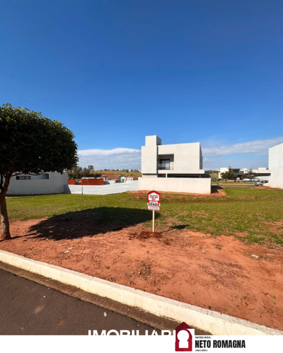 Terreno para  venda em Gleba Figueira, Umuarama, 247,00m²