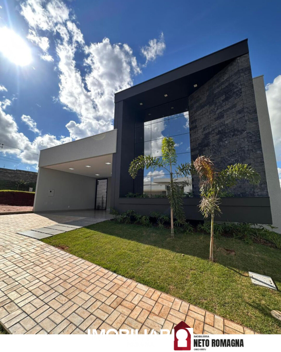 Residência para  venda em Gleba Figueira, Umuarama, 248,00m², com 3 quartos