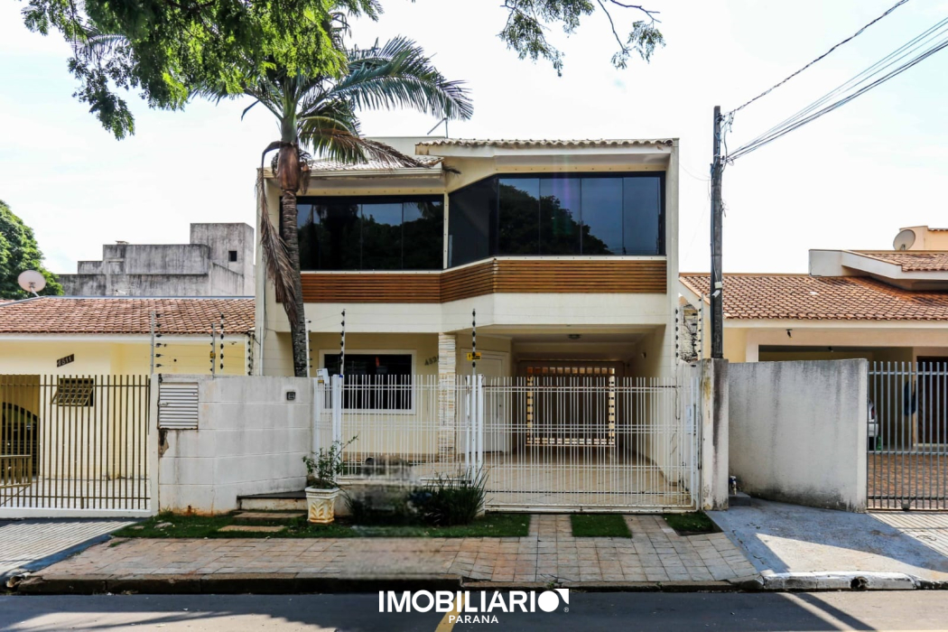 Sobrado para  venda em Zona II, Umuarama, 280,00m², com 3 quartos