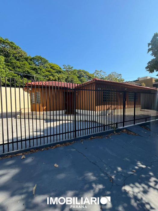 Sala Comercial para  alugarUmuarama, com 4 quartos