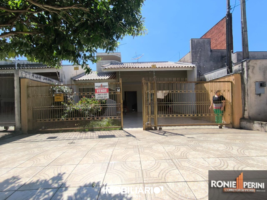 Residência para  venda em Zona Armazém, Umuarama, 184,00m², com 3 quartos