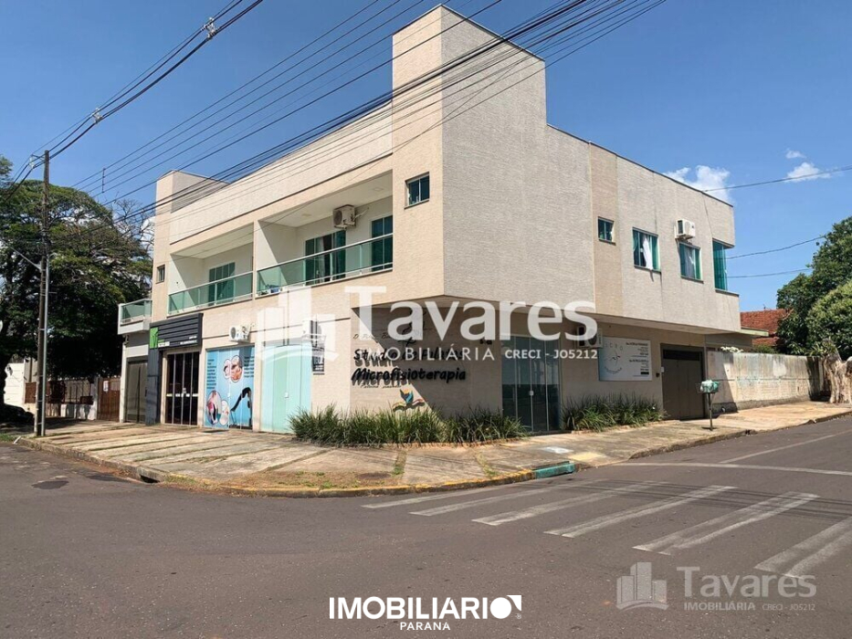Sala Comercial para  venda em Zona II, Umuarama, 155,00m², com 3 quartos