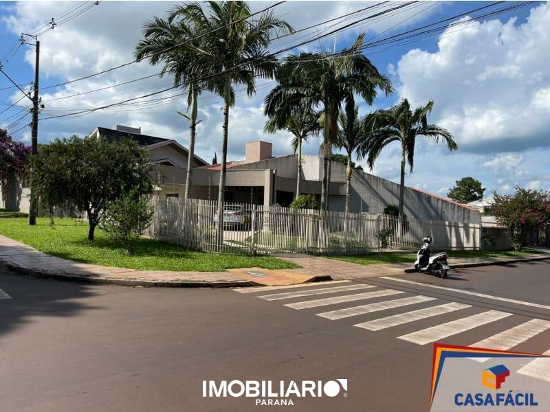 Comercial E Residencial para  venda em Centro, Campo Mourão, 440,00m², com 3 quartos