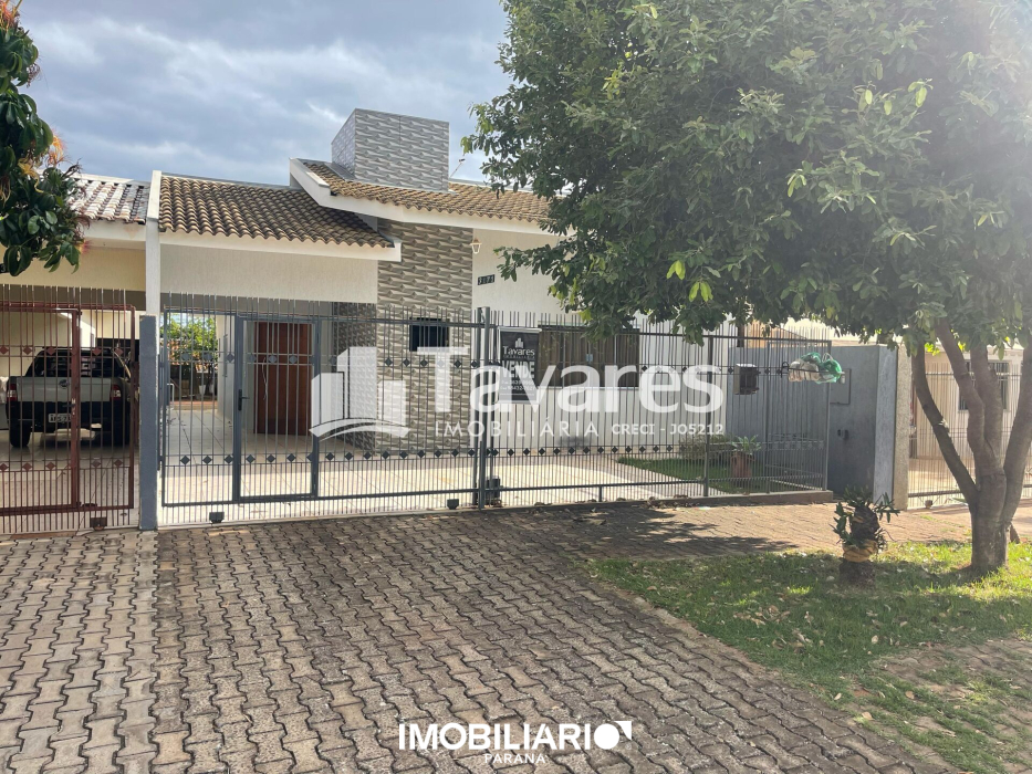 Imóvel para  venda em Zona VI, Umuarama, 245,00m², com 3 quartos