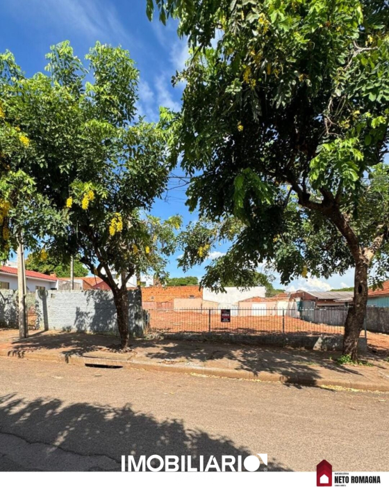 Terreno para  venda em Zona V, Umuarama, 315,00m²