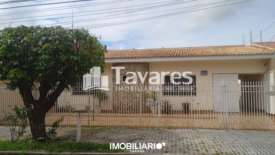 Residência para  venda em Zona II, Umuarama, 450,00m², com 3 quartos