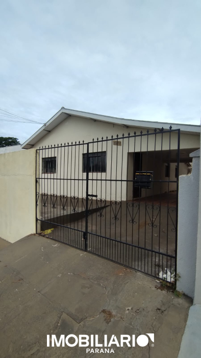 Residência para  alugar em Zona V, Umuarama, 100,00m², com 3 quartos