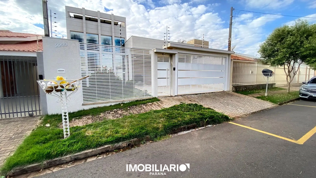 Residência para  venda em Parque Bandeirantes, Umuarama, 275,00m², com 3 quartos