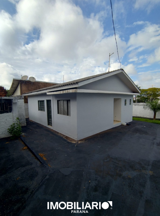 Residência para  alugar em Zona V, Umuarama, 80,00m², com 3 quartos