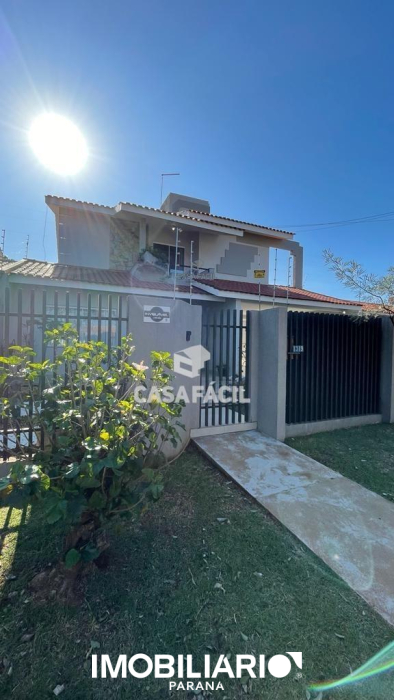 Sobrado para  venda em Centro, Campo Mourão, 350,00m², com 4 quartos