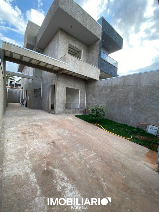 Sobrado para  venda em Conjunto Habitacional Governador Parigot de Souza, Campo Mourão, 98,00m², com 2 quartos