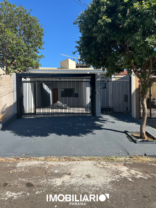 Residência para  alugar em Zona V, Umuarama, com 2 quartos