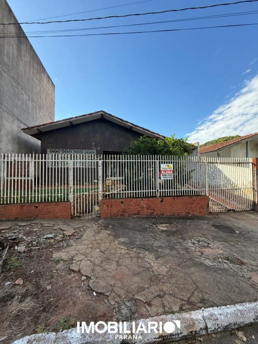 Residência para  alugar em Parque Presidente, Umuarama, 279,00m², com 4 quartos