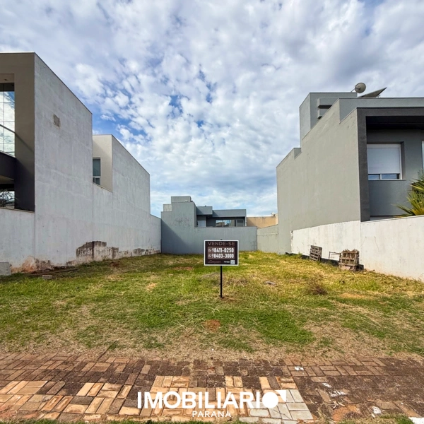 Terreno para  vendaUmuarama, 338,00m²