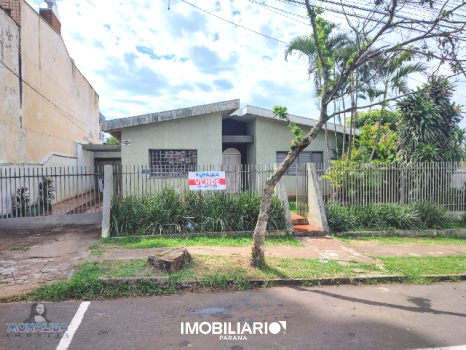 Residência para  venda em Centro, Campo Mourão, 750,00m²
