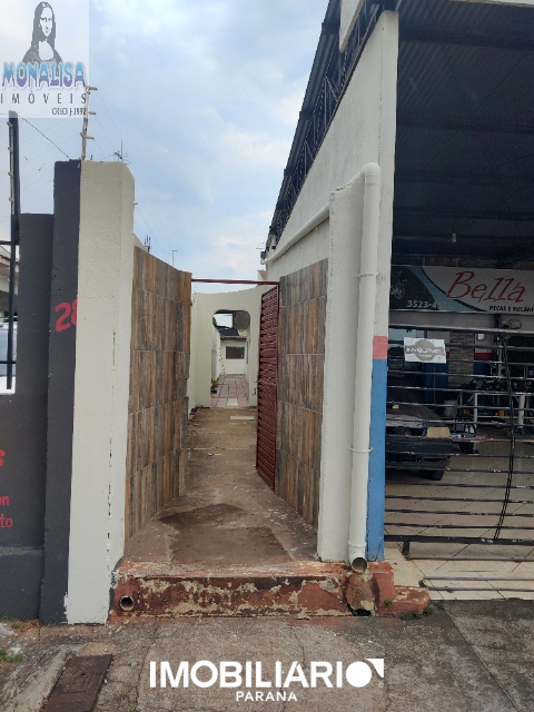 Residência para  alugar em Centro, Campo Mourão, com 2 quartos