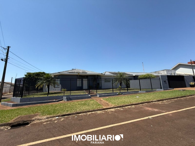Residência para  venda em Jardim Residencial Araucária, Campo Mourão, 640,00m²