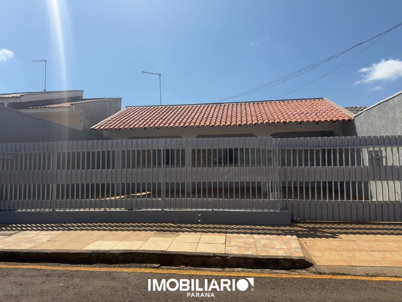 Residência para  venda em Vila Urupes, Campo Mourão, 375,00m²