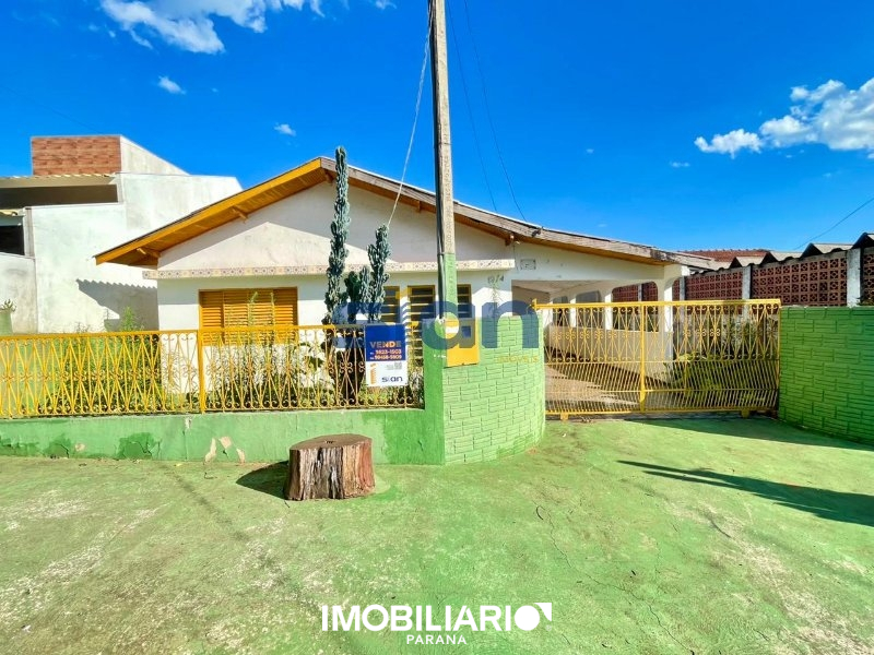 Residência para  venda em Zona VII, Umuarama, 490,00m², com 3 quartos