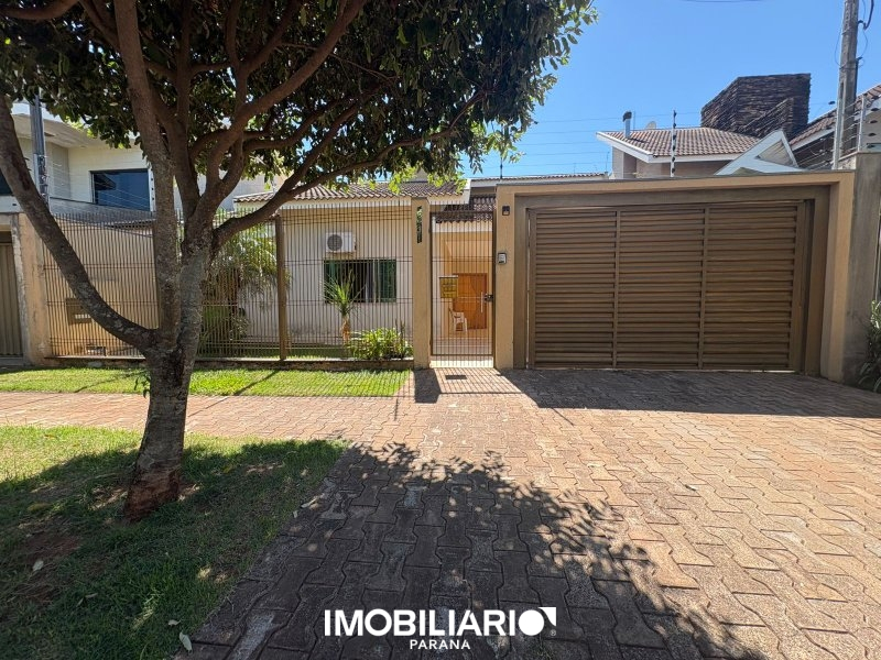 Residência para  venda em Jardim Suzuki, Umuarama, 420,00m², com 2 quartos