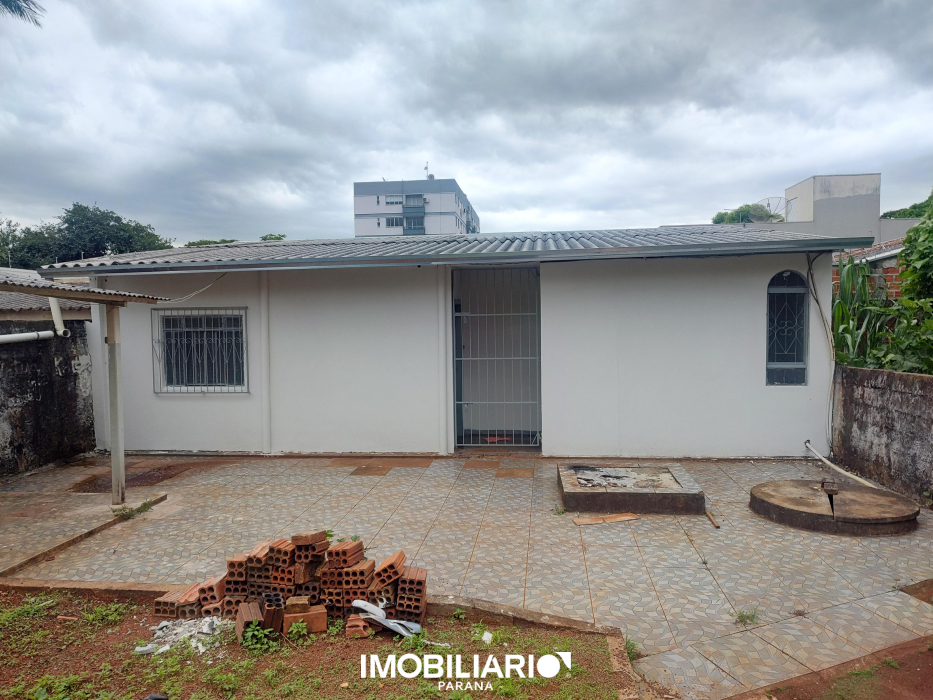 Residência para  alugar em Centro, Campo Mourão, com 1 quartos