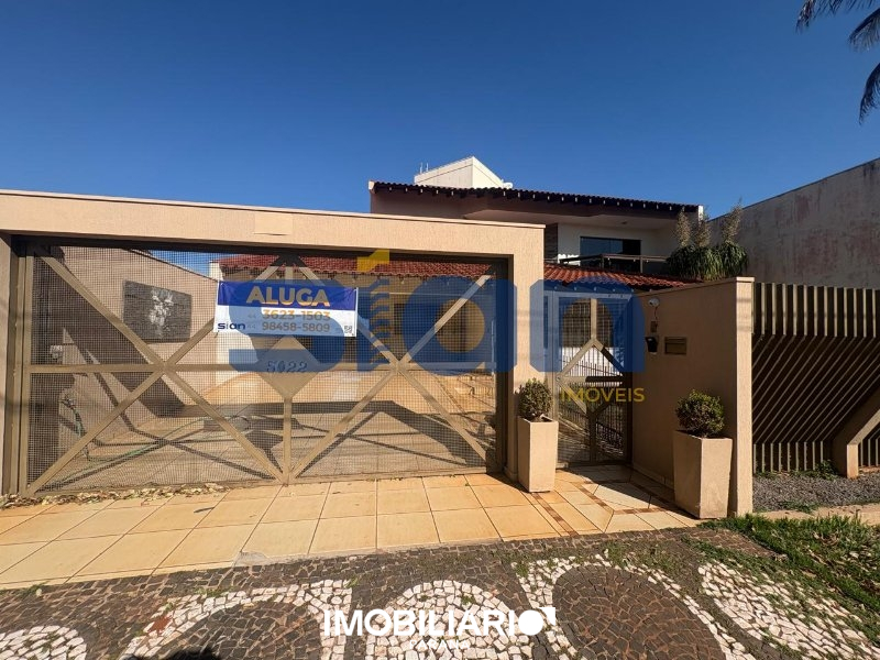 Residência para  alugar em Zona III, Umuarama, 350,00m²