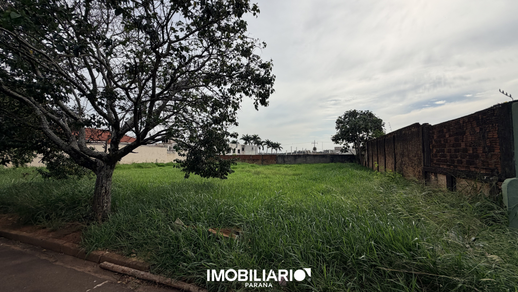 Terreno para  venda em Centro, Goioerê, 840,00m²