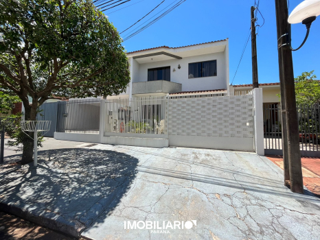 Sobrado para  venda em Zona II-A, Umuarama, 188,00m², com 2 quartos