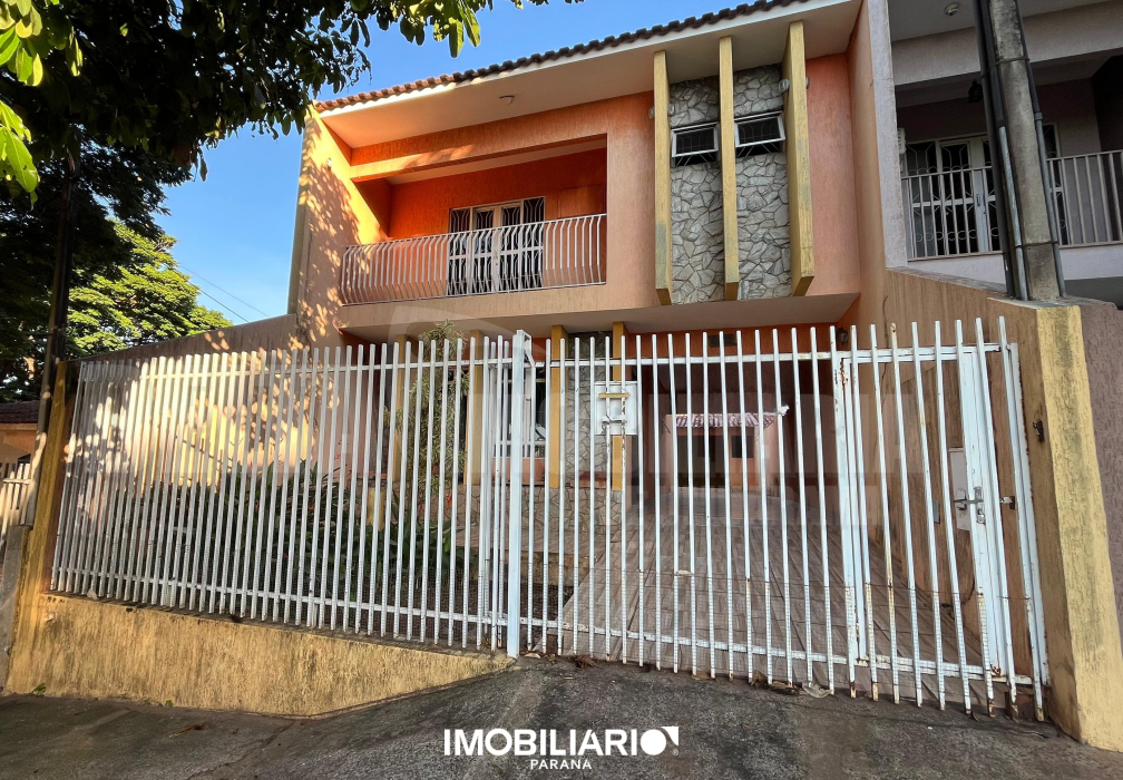 Sobrado para  venda em Zona III, Umuarama, 192,00m², com 3 quartos