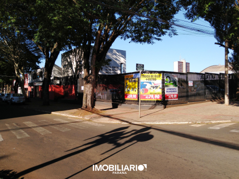 Terreno para  venda em Centro, Campo Mourão, 650,00m²