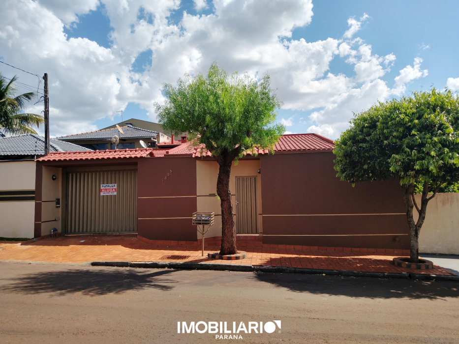 Residência para  alugar em Centro, Campo Mourão, com 2 quartos