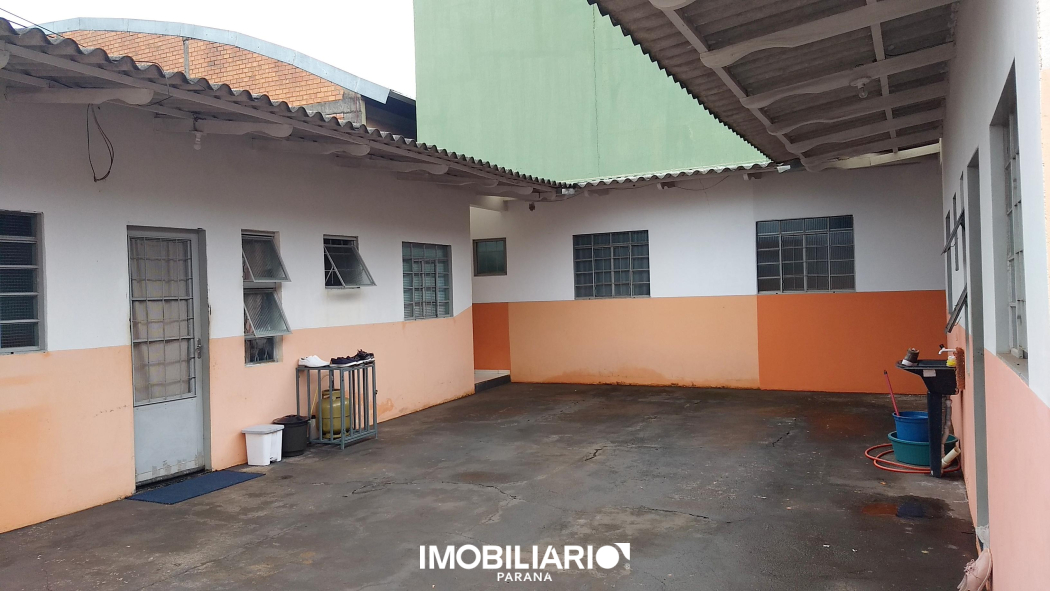Residência para  alugar em Centro, Campo Mourão, com 2 quartos