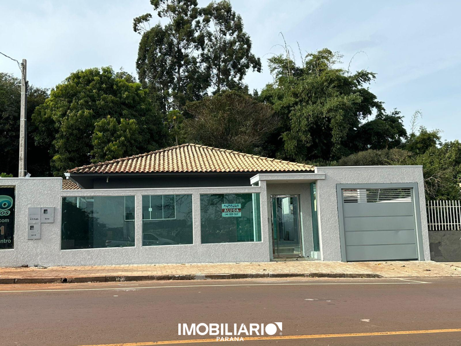Residência para  alugar em Centro, Campo Mourão, com 2 quartos