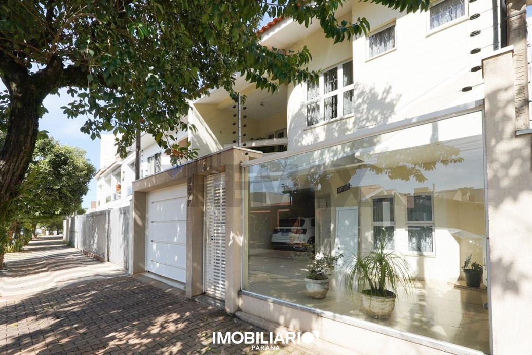 Sobrado para  venda em Zona II, Umuarama, 243,00m², com 3 quartos